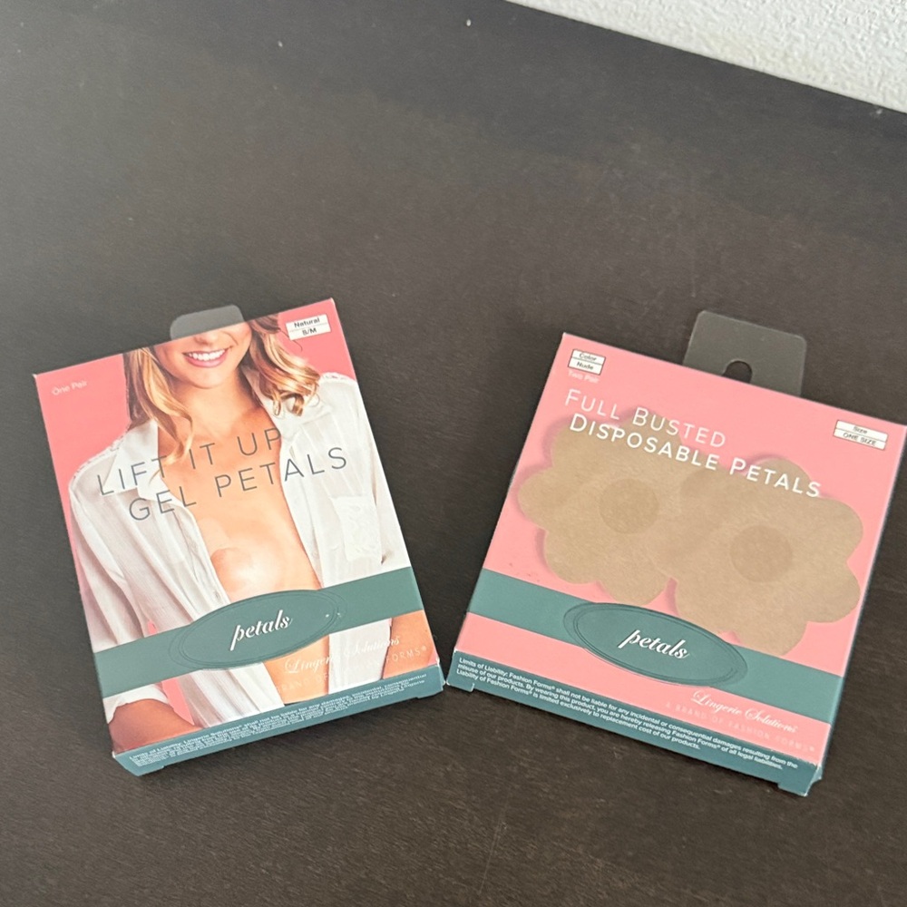 NIB 2 x  packets Petals Lift It Up Gel Petals & Nude Disposable Breast Covers.